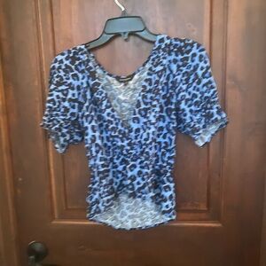 Blue leopard brunt cropped shirt